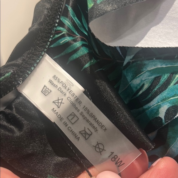 DACI Black And Green Leaf Tummy Control Ruched One Piece Swimsuit Size 18W - Picture 3 of 10